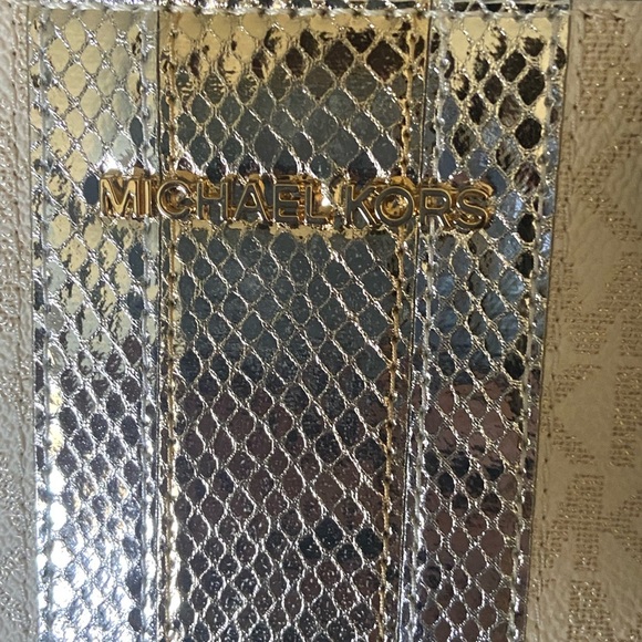 NWT Michael Kors Shelia Medium Signature Logo and Metallic Satchel - Picture 3 of 5